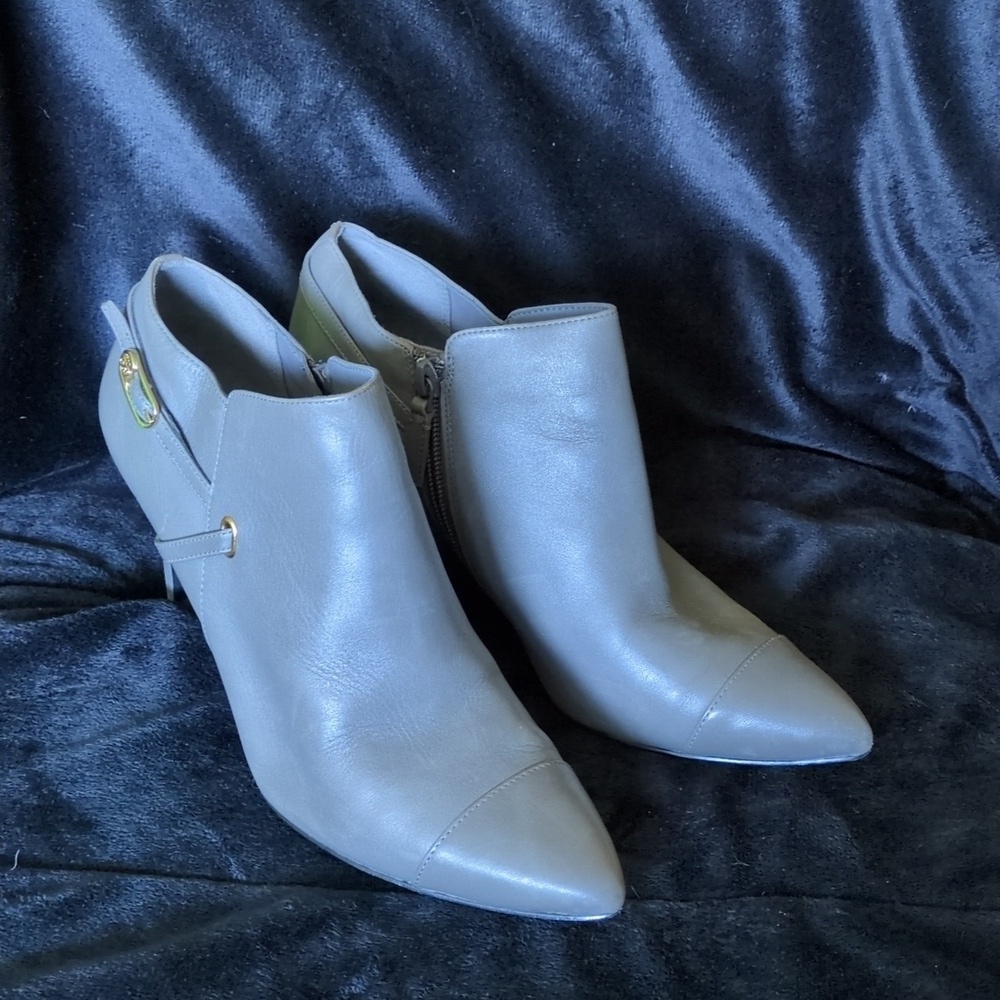 Women's Cole Haan Yasmin Ankle Booties sz 9.5​​​